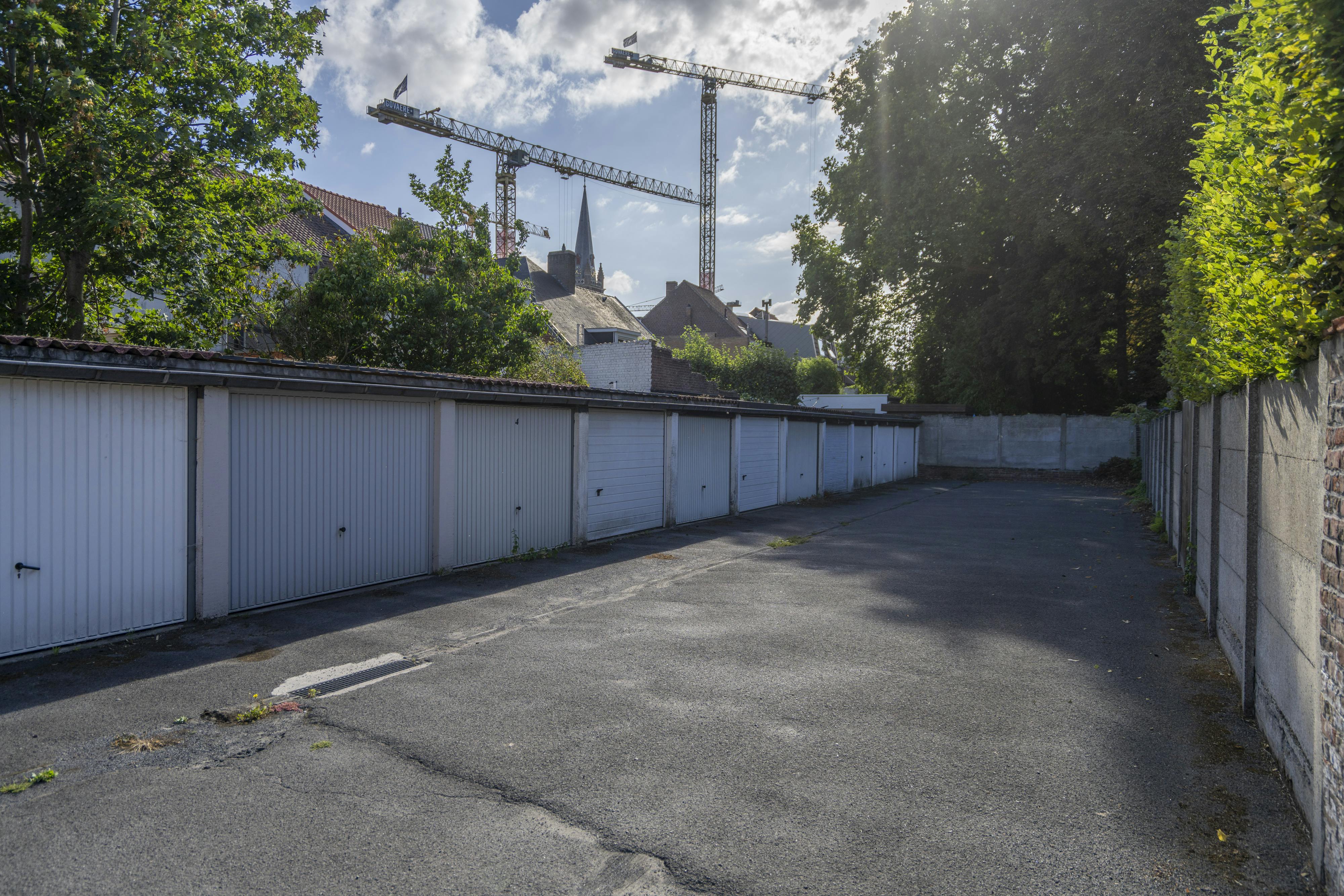 Garagebox te koop Vooruitgangsstraat 30+ te Kortrijk foto {{pictureIndex}}