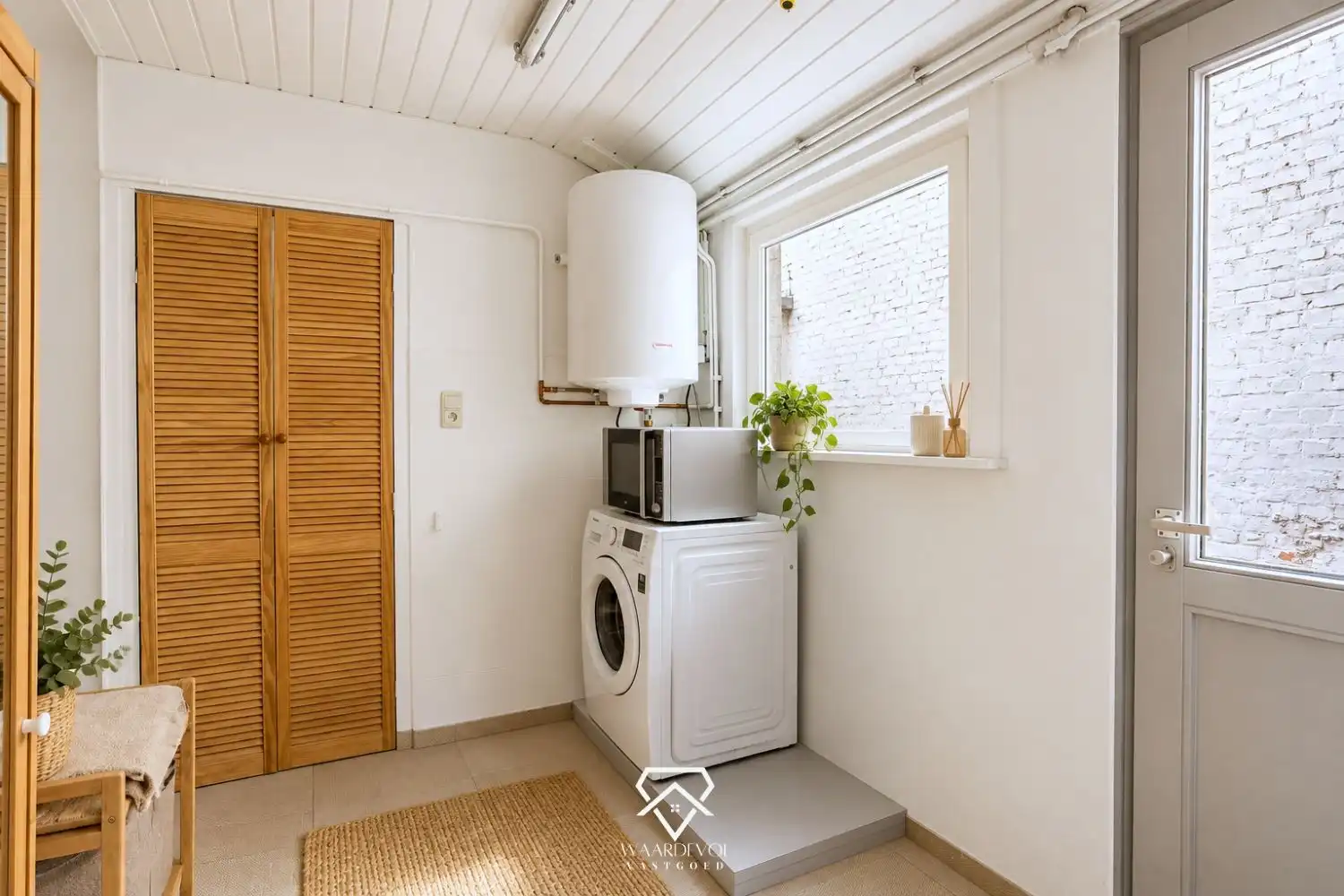 Instapklare woning met drie verdiepingen en buitenruimte in Gent foto 7