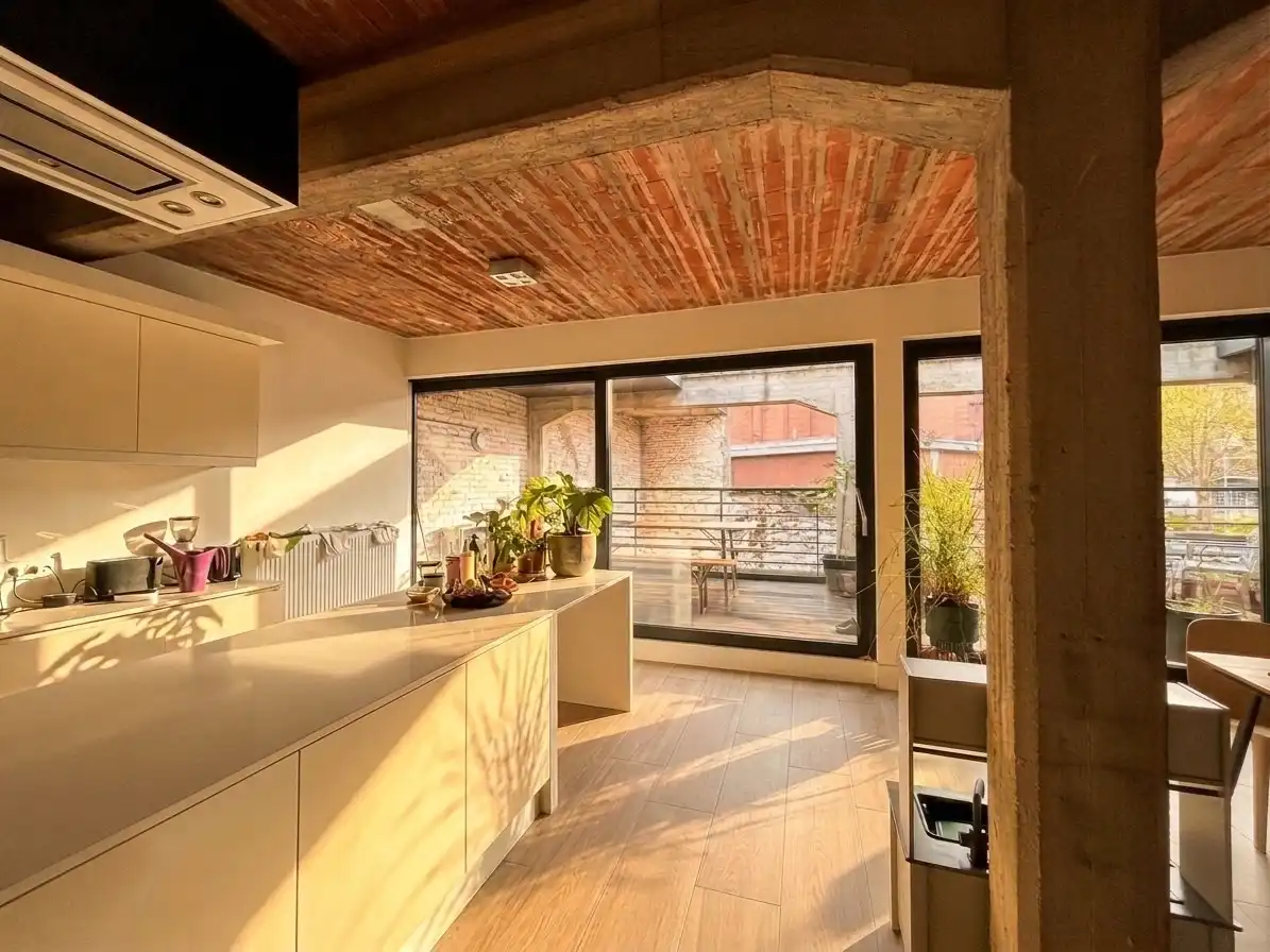 Ruime loft in Brussel: Een zee van ruimte en licht (153 m²) - 2 slaapkamers foto 3