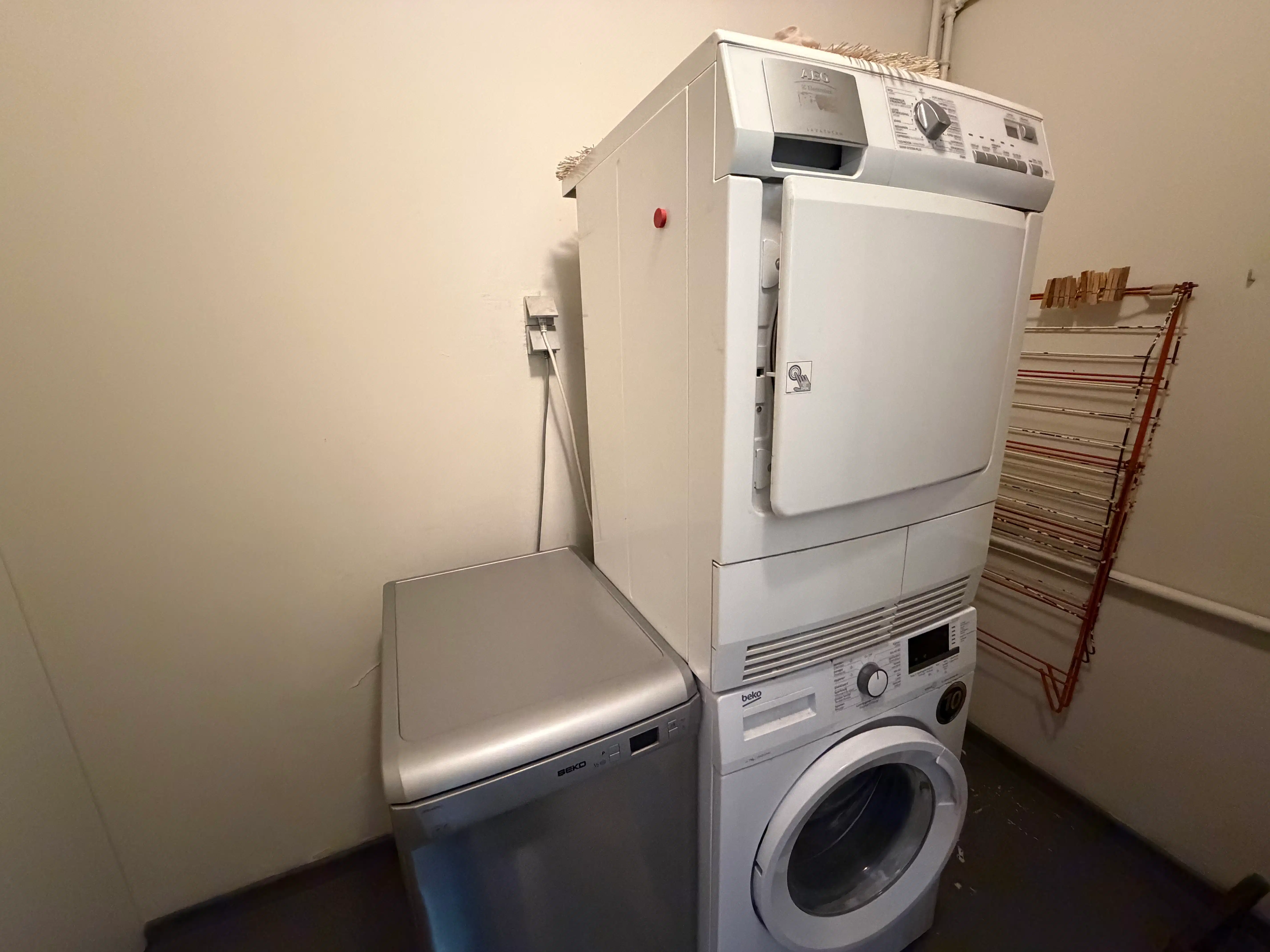 Genk, Westerwennel 25: Gelijkvloerse woning met 3 slaapkamers in een rustige woonwijk met een prachtig onderhouden tuin. foto 23