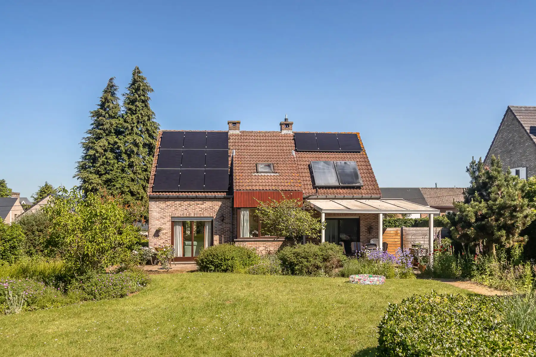 Woning met 3 slaapkamers, inpandige garage en weidse tuin foto 30