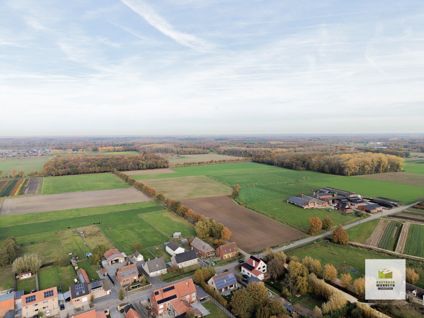 Ruime woning met 5 slaapkamers, groot bijgebouw (100m2) en landelijke vergezichten foto 2