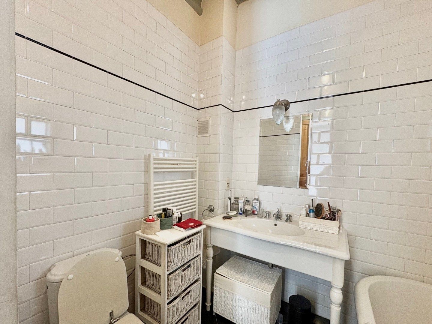 Ruim en stijlvol 2-slaapkamerappartement met terras foto 12