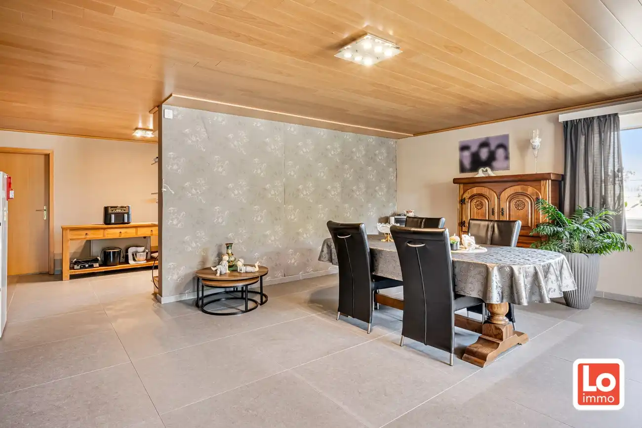 Landelijk gelegen half open woning met ruim bijgebouw (ca. 65m) en grote tuin met open zicht tussen Hijfte en Lochristi. foto 8