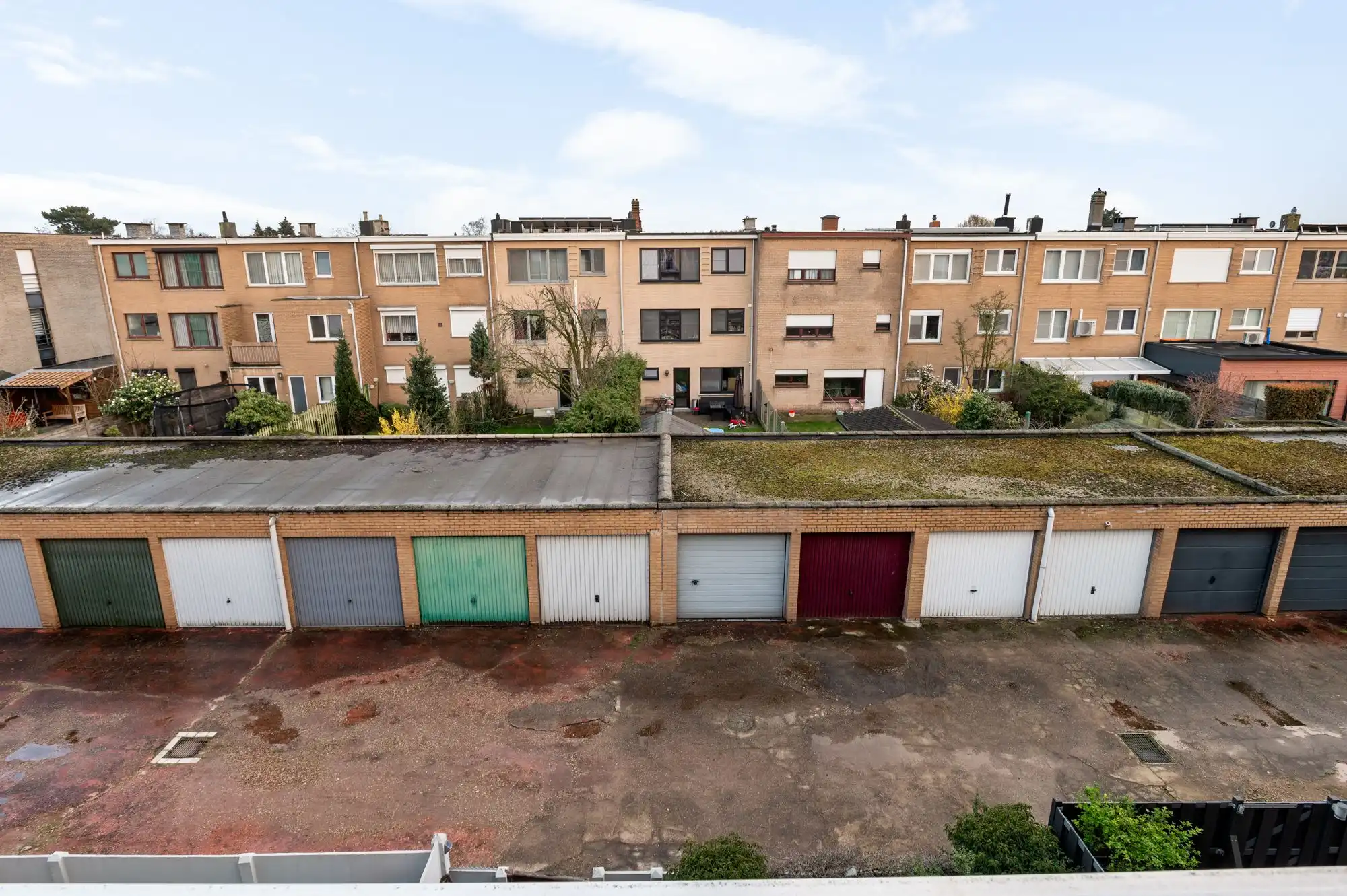 Volledig gerenoveerd 2-slaapkamerappartement met terras, garagebox en groen uitzicht! foto 15