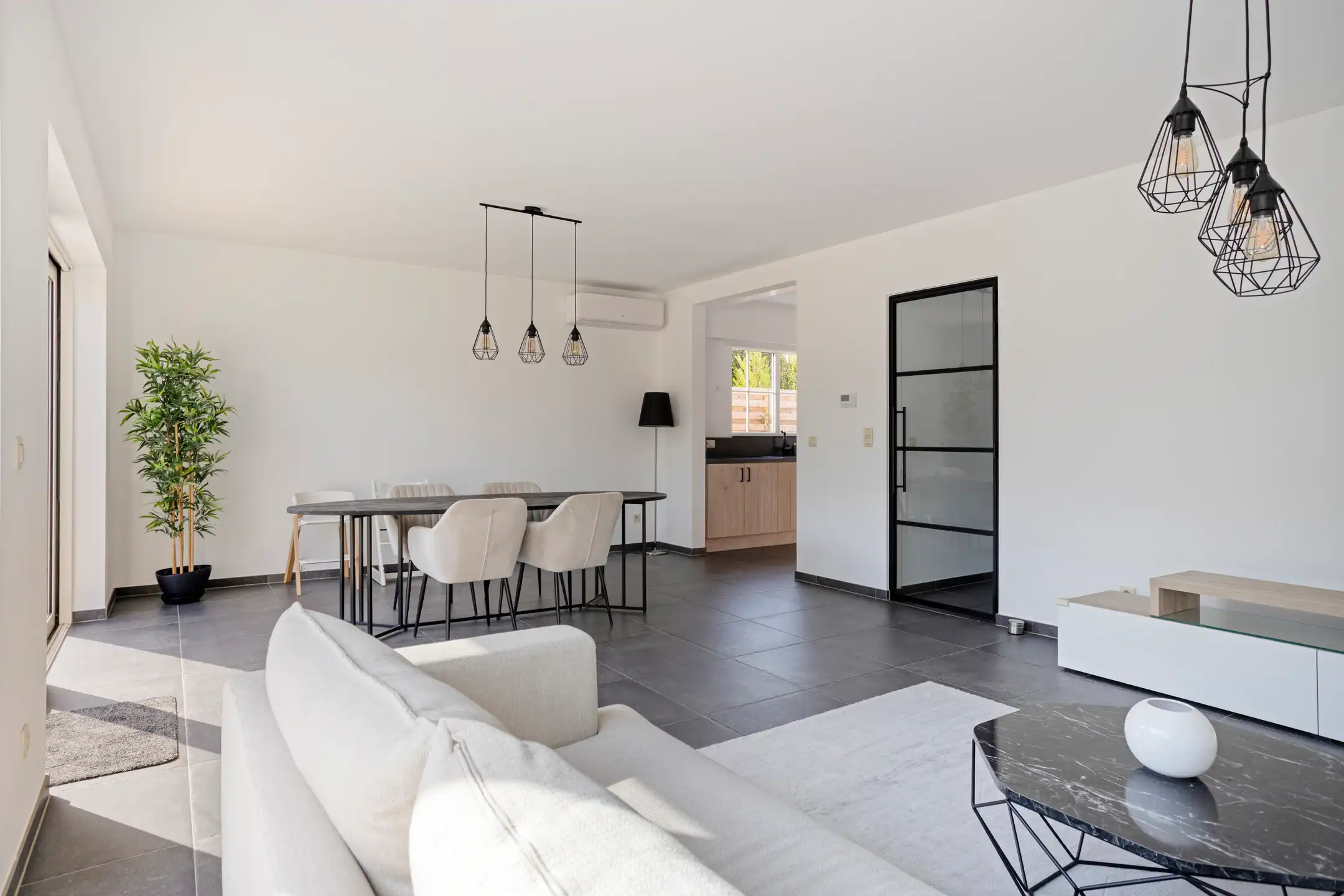 BEN woning met 4 slaapkamers, tuin & garage op toplocatie foto 4