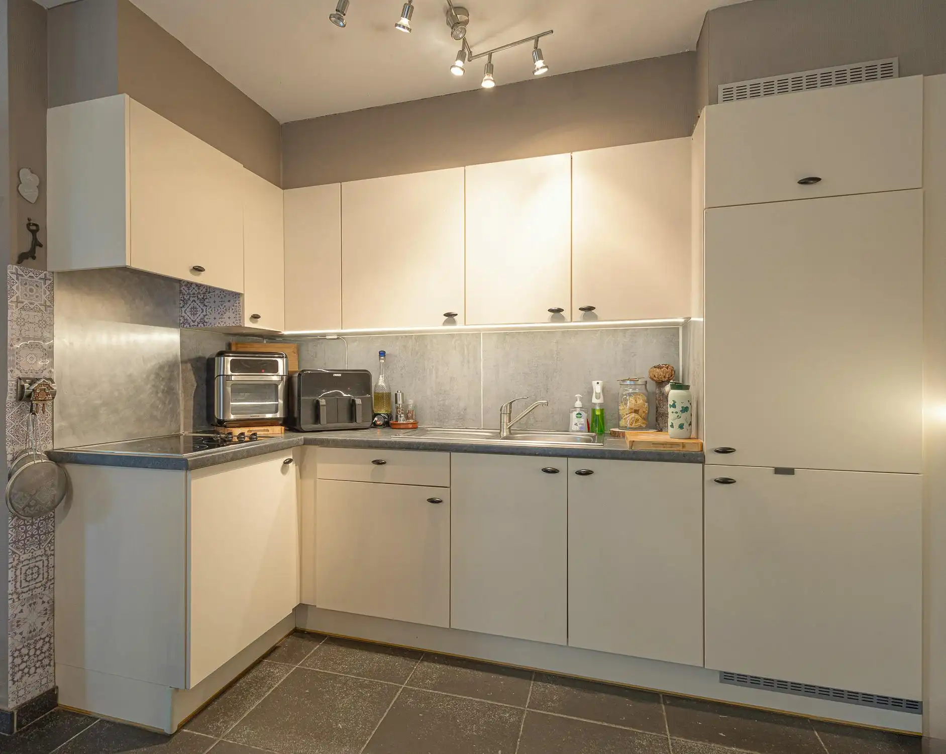 Gelijkvloers appartement met 2 slaapkamers foto 8