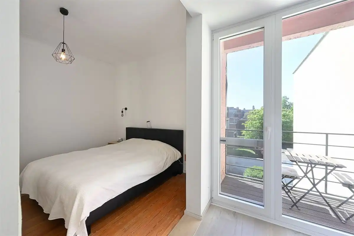 Superleuk appartement met ruime slaapkamer en apart bureel of dressing foto 22