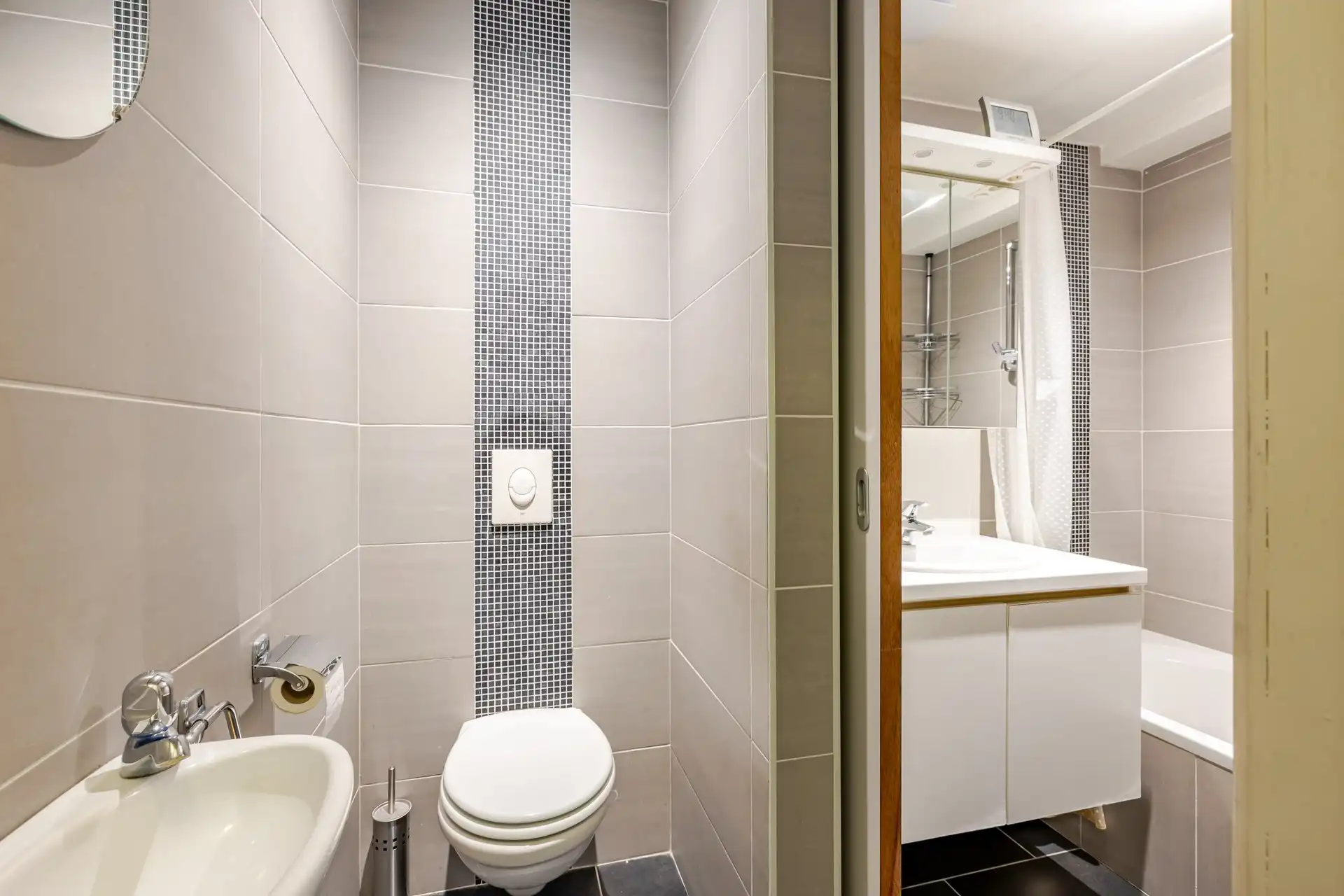 Instapklaar appartement met terras op uitstekende ligging in Erembodegem foto 16