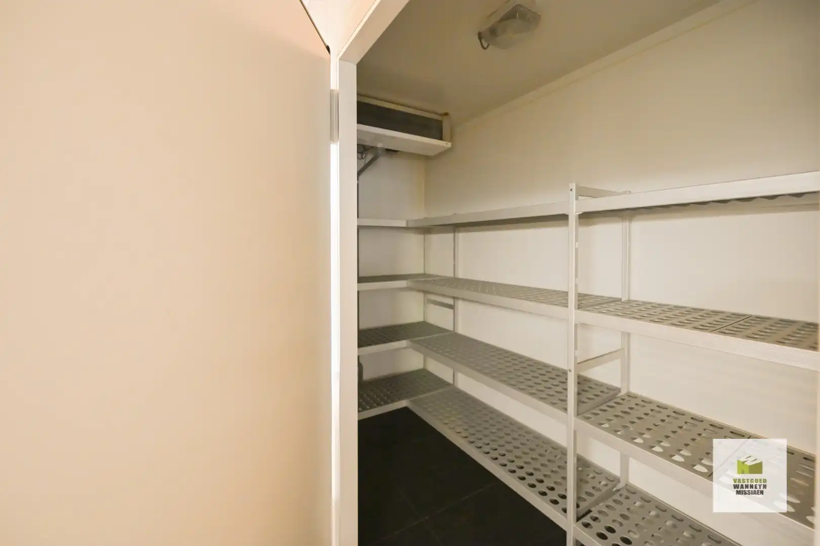 Handelspand (80 m2) met breed potentieel (wijnbar, bakkerij, schoonheidszaak..) foto 16