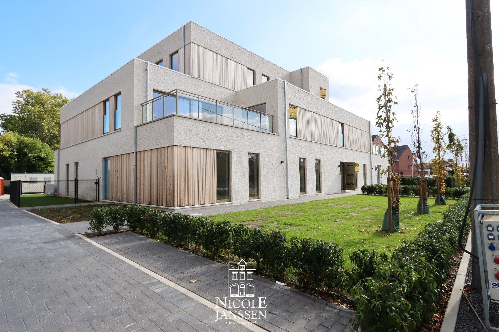 Gelijkvloers nieuwbouwappartement met tuintje en drie autostandplaatsen foto 17