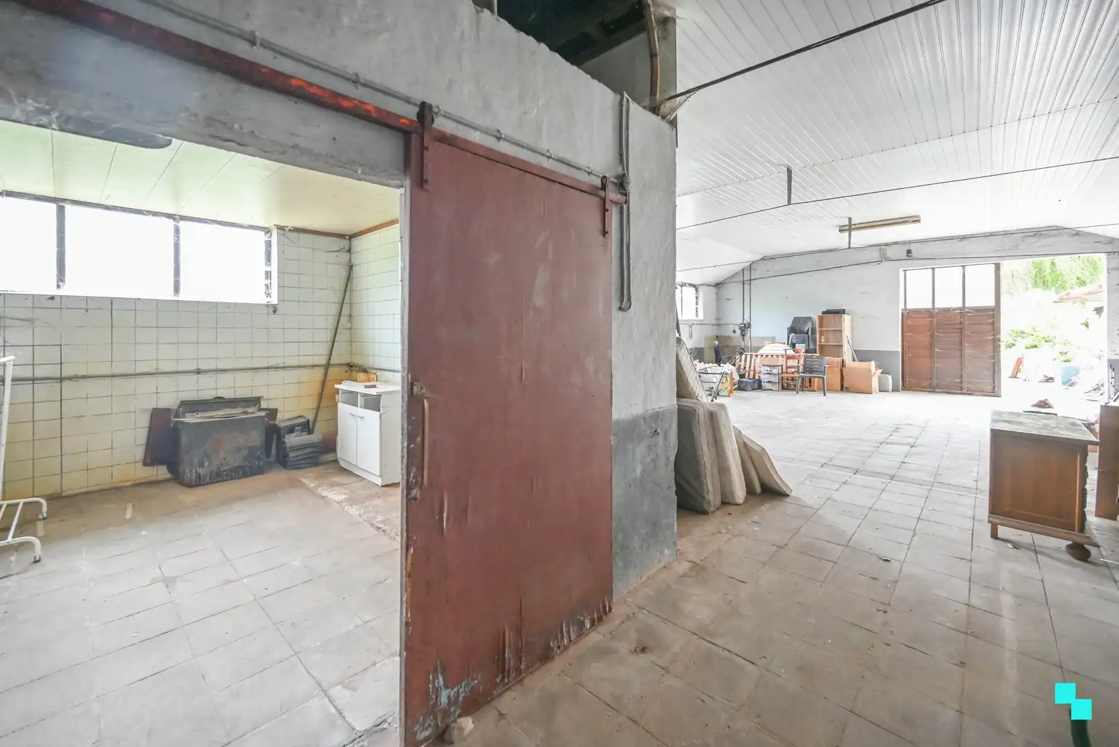 Alleenstaande woonst met atelier/loods foto 19