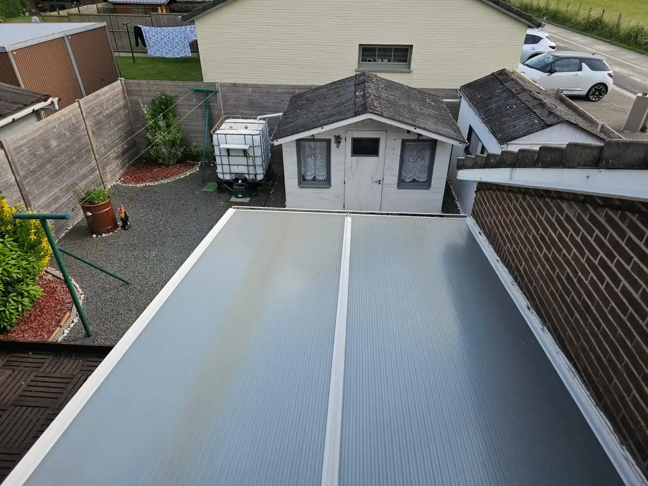 Halfopen bebouwing met garage in rustige omgeving foto 11