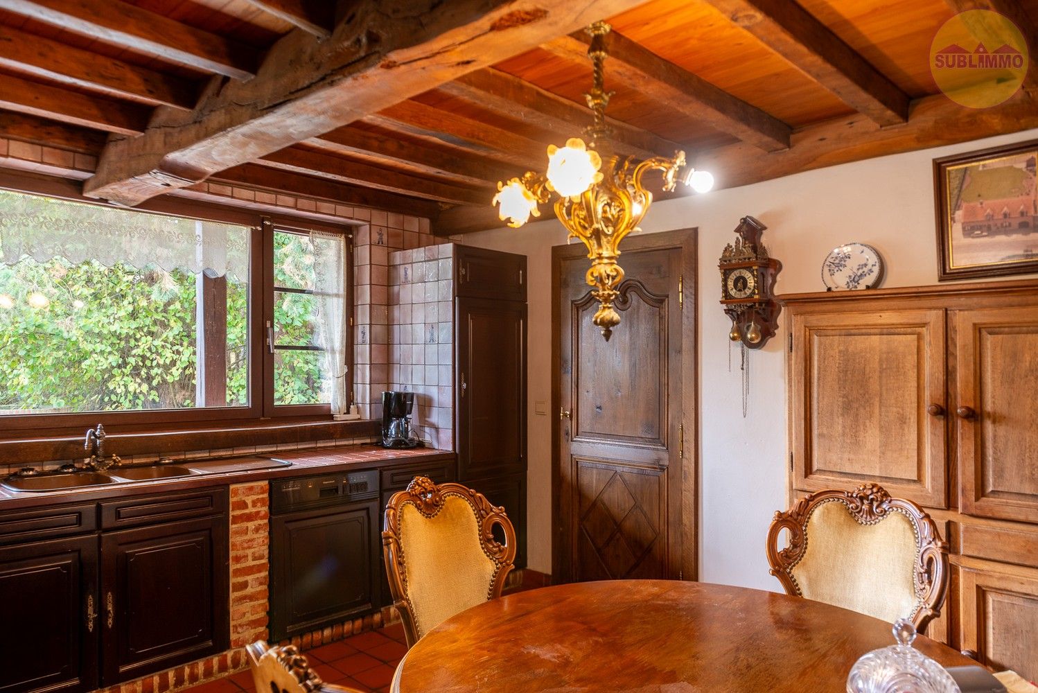 Karaktervolle woning met 6 slaapkamers op een ruim perceel van 21a 73ca foto 7