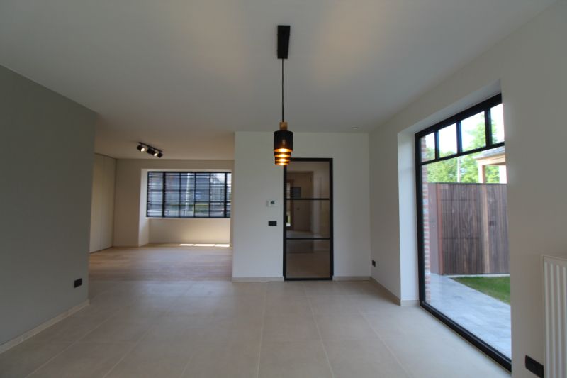 Woning met uniek landelijk karakter te Izegem foto 9