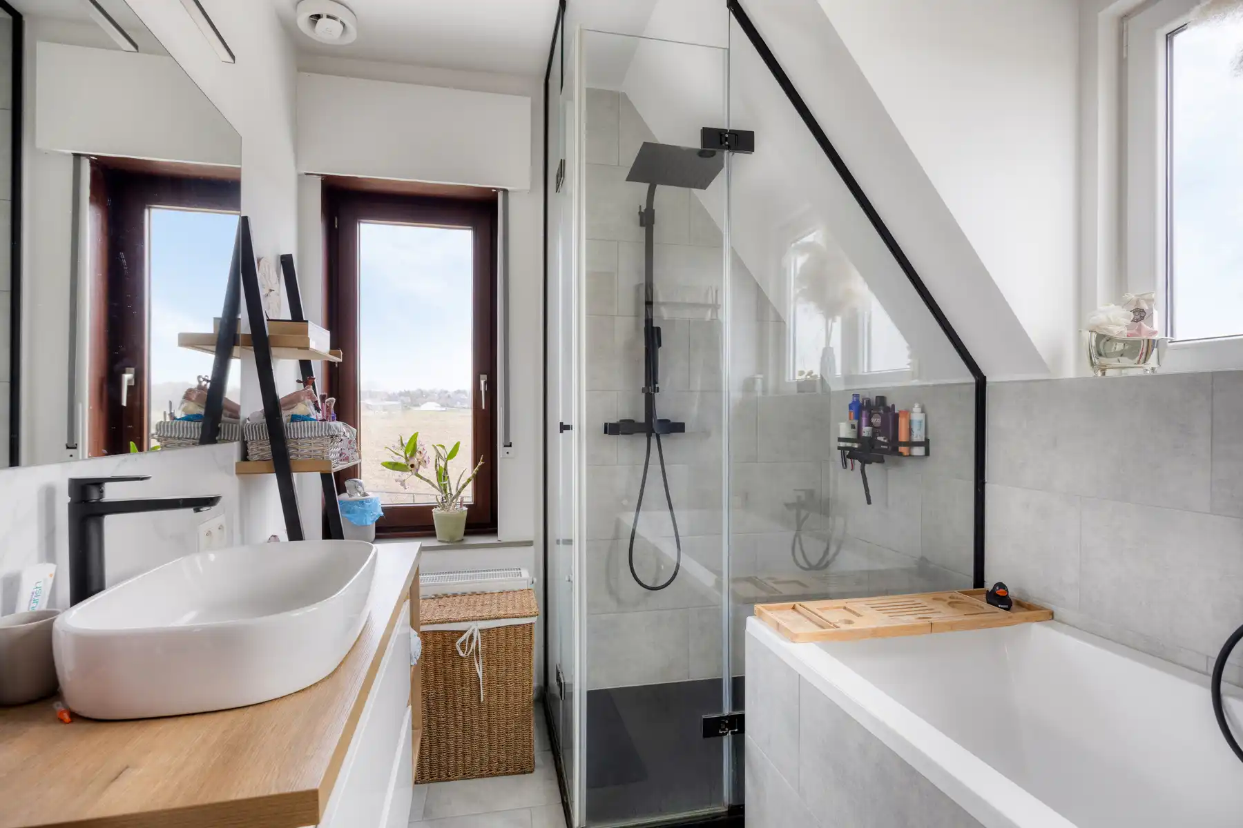 Instapklare woning op topligging foto 13