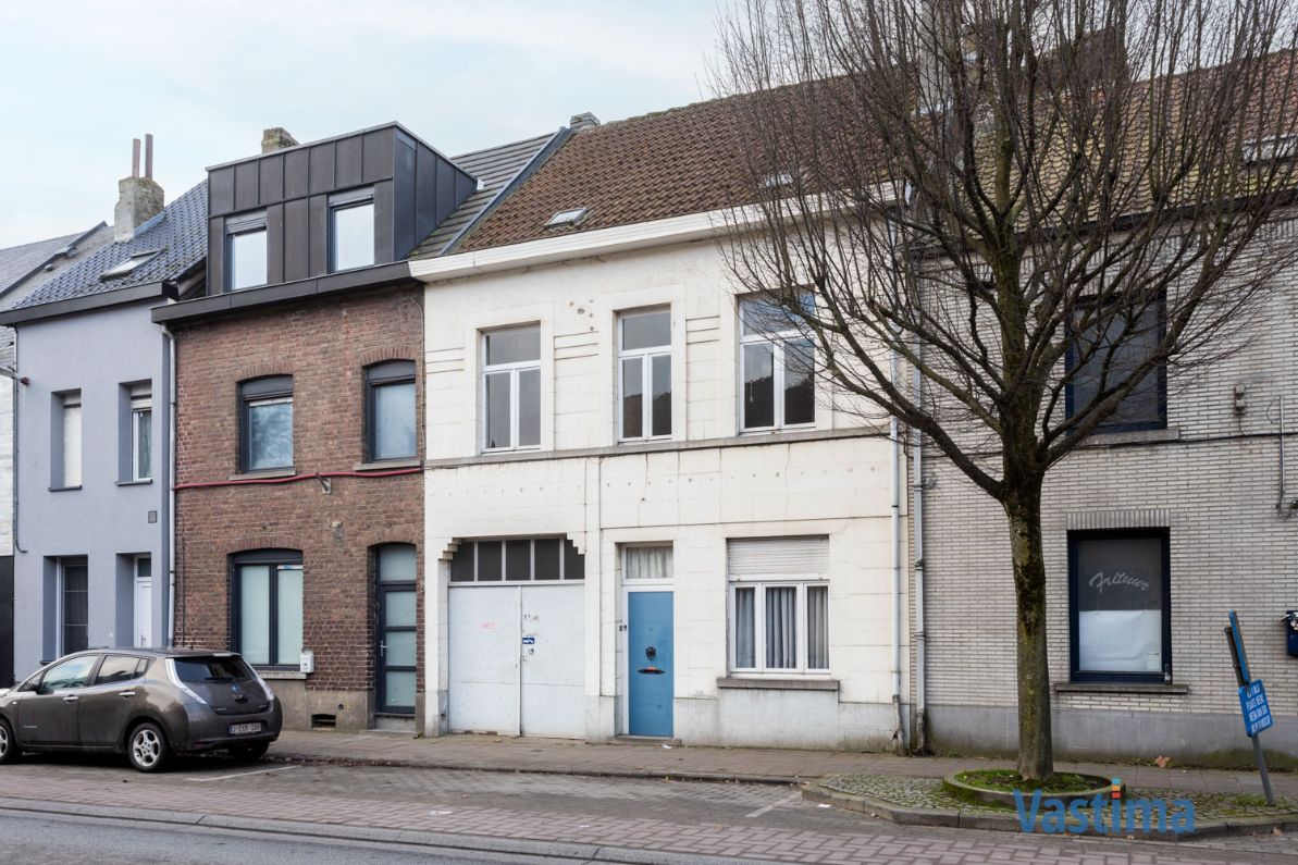 Ruim renovatieproject met eindeloos potentieel foto 3