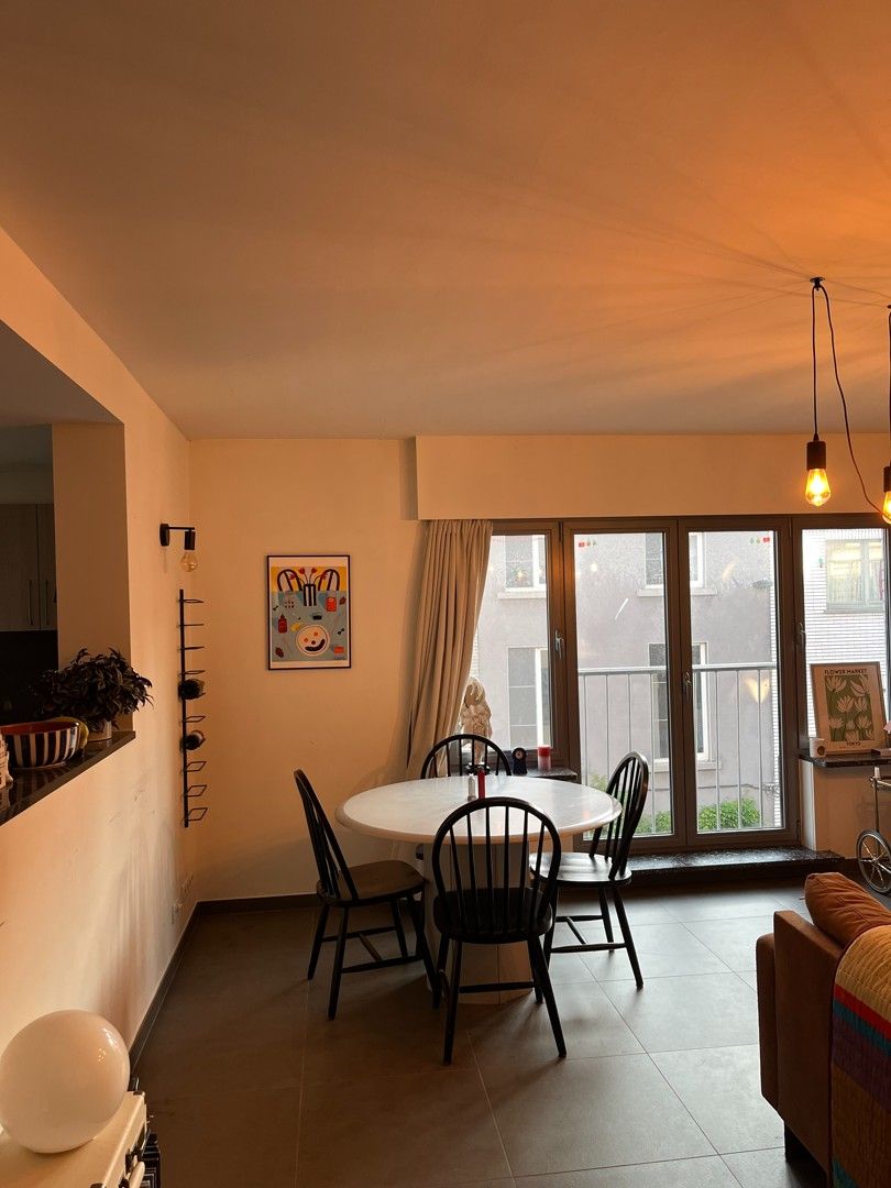 Stijlvol en lichtrijk appartement met garage te huur in hartje Gent foto 3