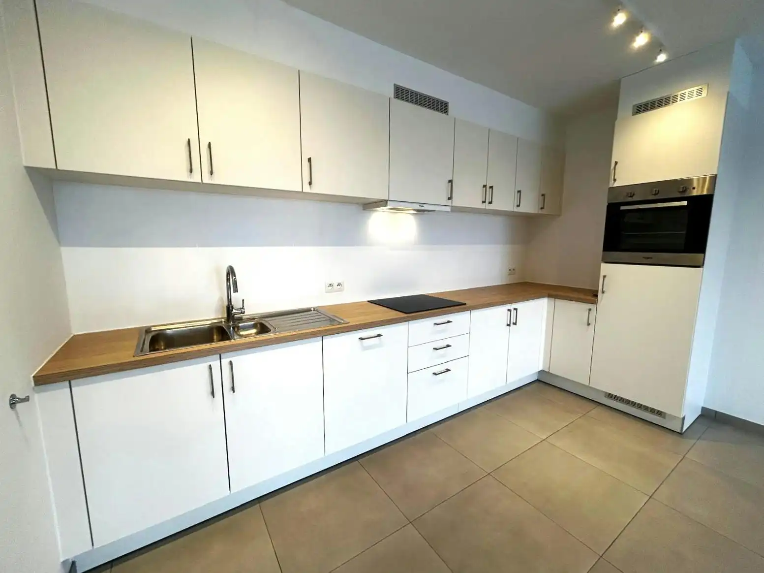 Appartement met twee slaapkamers in centrum Aalter foto 5