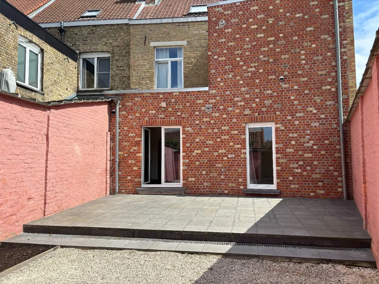 Modern appartement met 2 slaapkamers en ruim  terras foto 2
