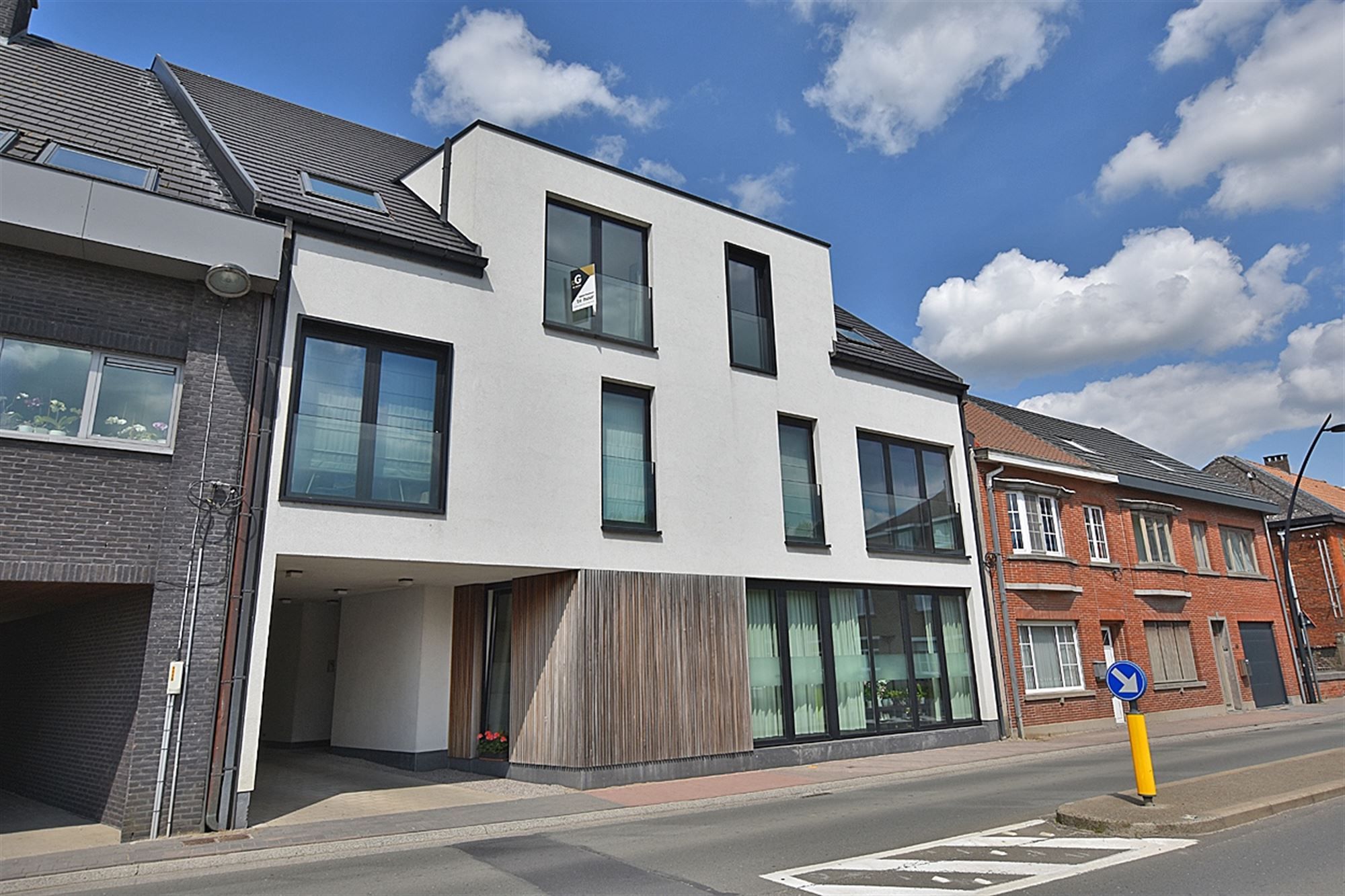 Aangenaam kwalitatief APPARTEMENT (gelijkvloers) met 2 slpks, tuintje/terras, ruime garage (tot 2 wagens) en kelderberging foto 13