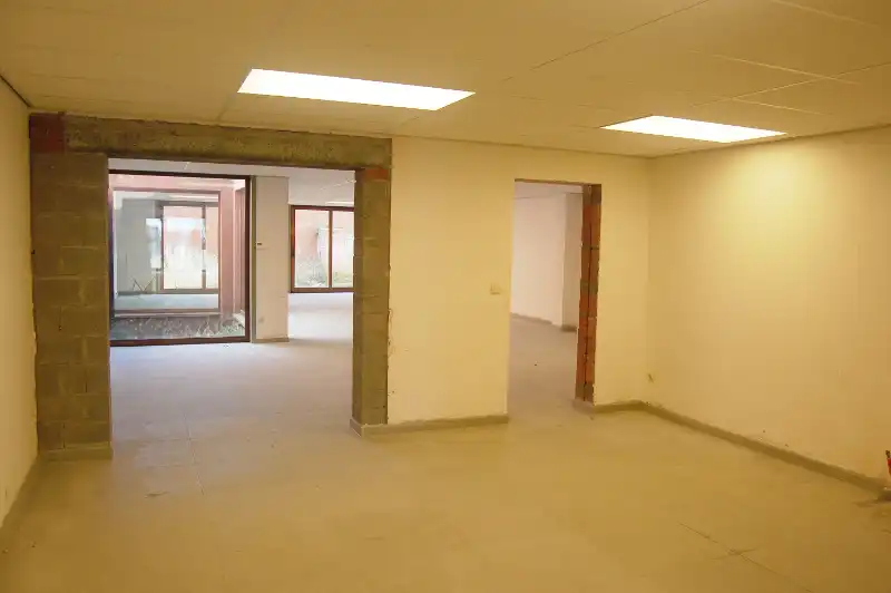 Ruim en centraal gelegen om te vormen appartement te koop foto 3
