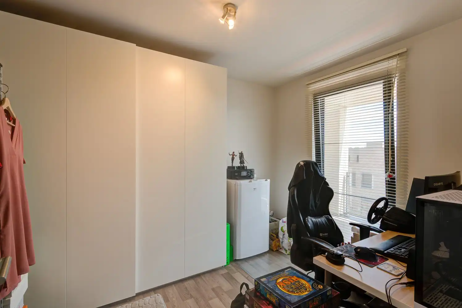 INSTAPKLAAR APPARTEMENT MET 2 SLAAPKAMERS EN AUTOTAANPLAATS NABIJ HET CENTRUM VAN BILZEN foto 14