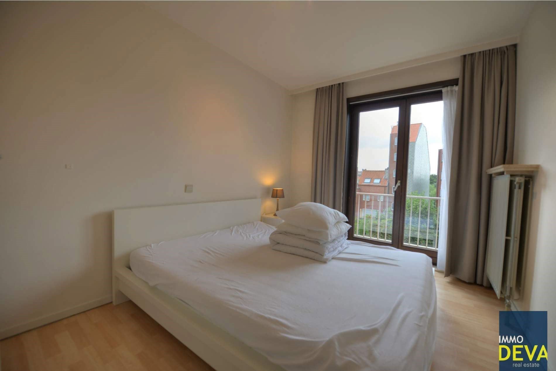 Bemeubeld appartement met zonnig terras goed gelegen in de Van Bunnenlaan. foto 11