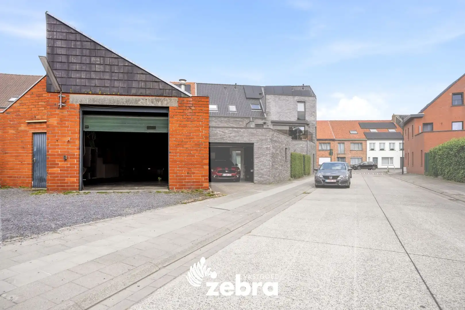 Gesloten bebouwing met 4 slaapkamers, ruime garage en handelsruimte in Sint-Kruis foto 26
