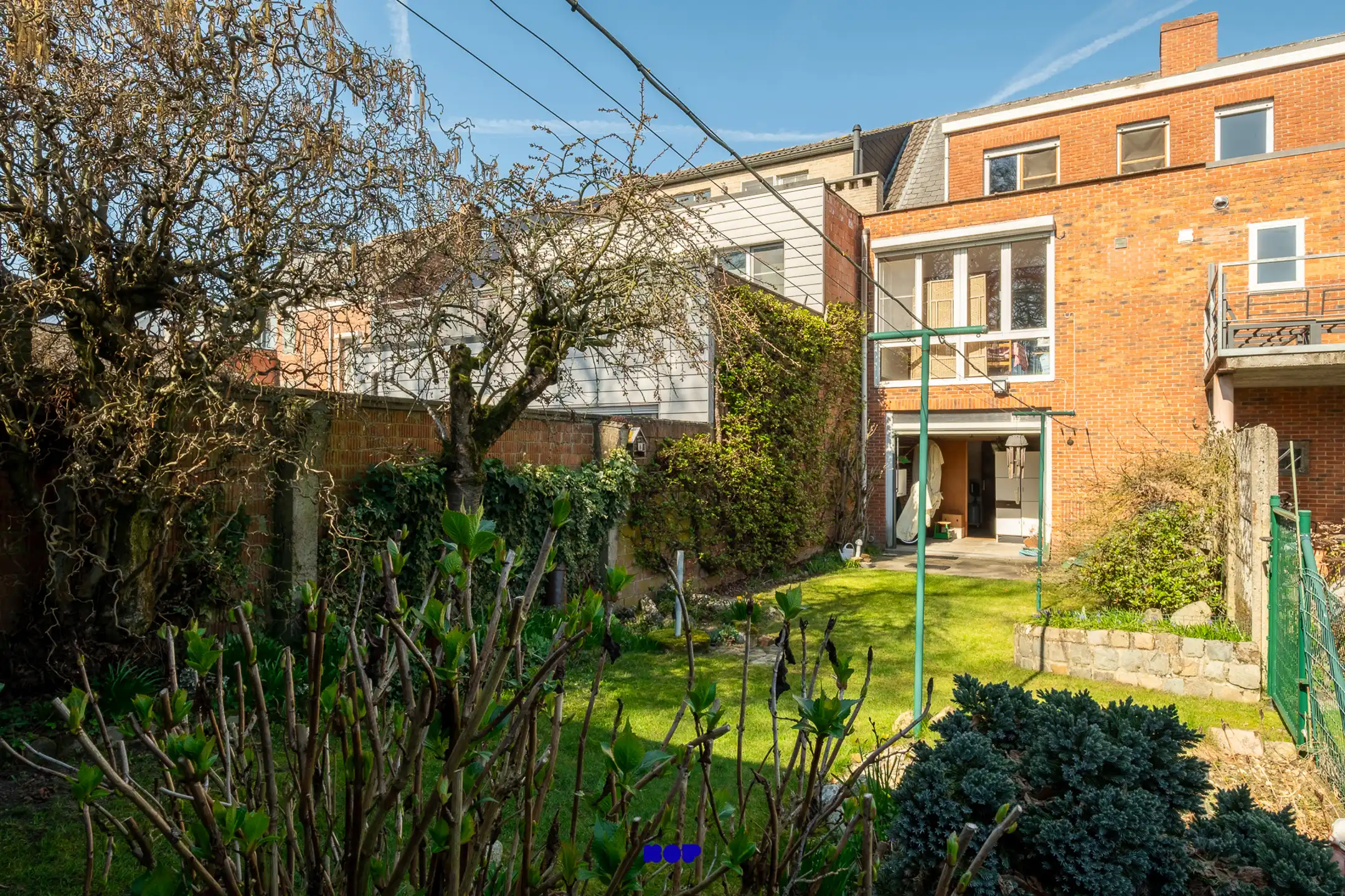 Bel-etage met ruimte op elke verdieping in Emblem (Ranst) foto {{pictureIndex}}