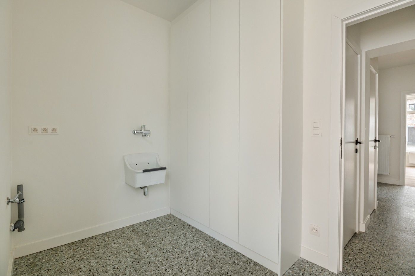 Volledig gerenoveerde, instapklare woning met 3 slpk., tuintje en garage foto 15