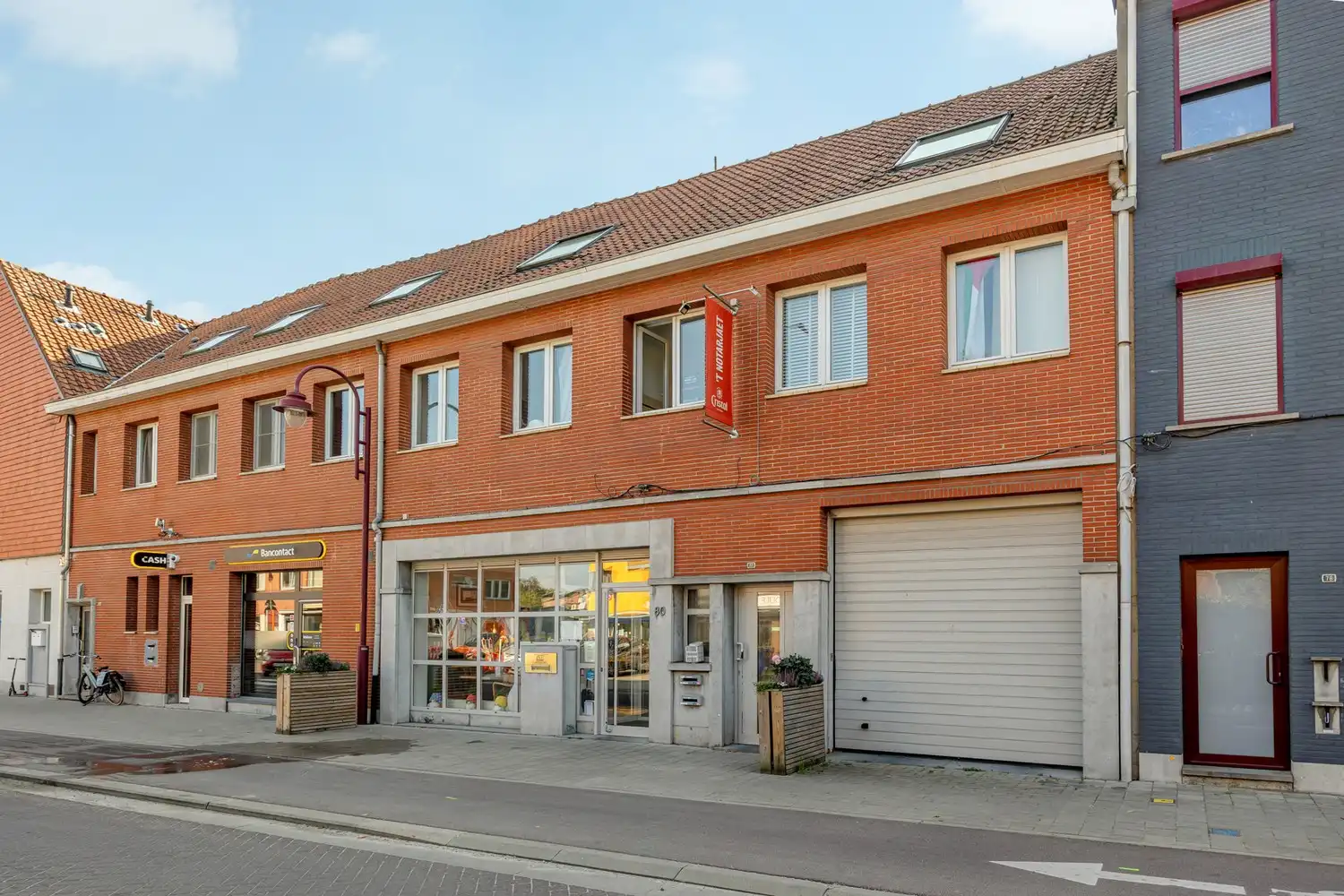 Centraal gelegen handelsgelijkvloers met horeca-inrichting in hartje Boechout foto 18