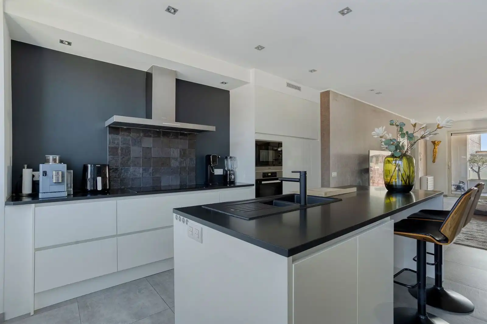 Luxe wonen in hartje Halle – 2 slaapkamers & ruim terras (20m²) foto 6