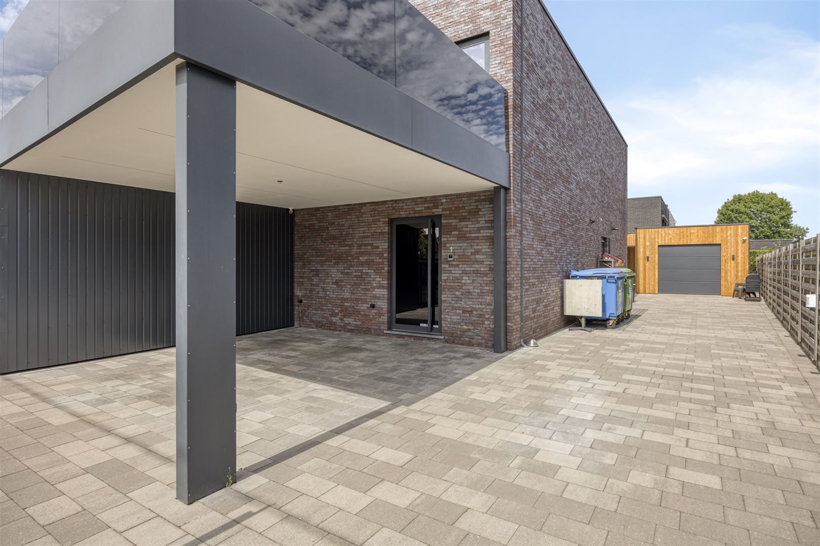 TE KOOP: Handelshuis met pizzeria & appartement in Koersel! foto 38
