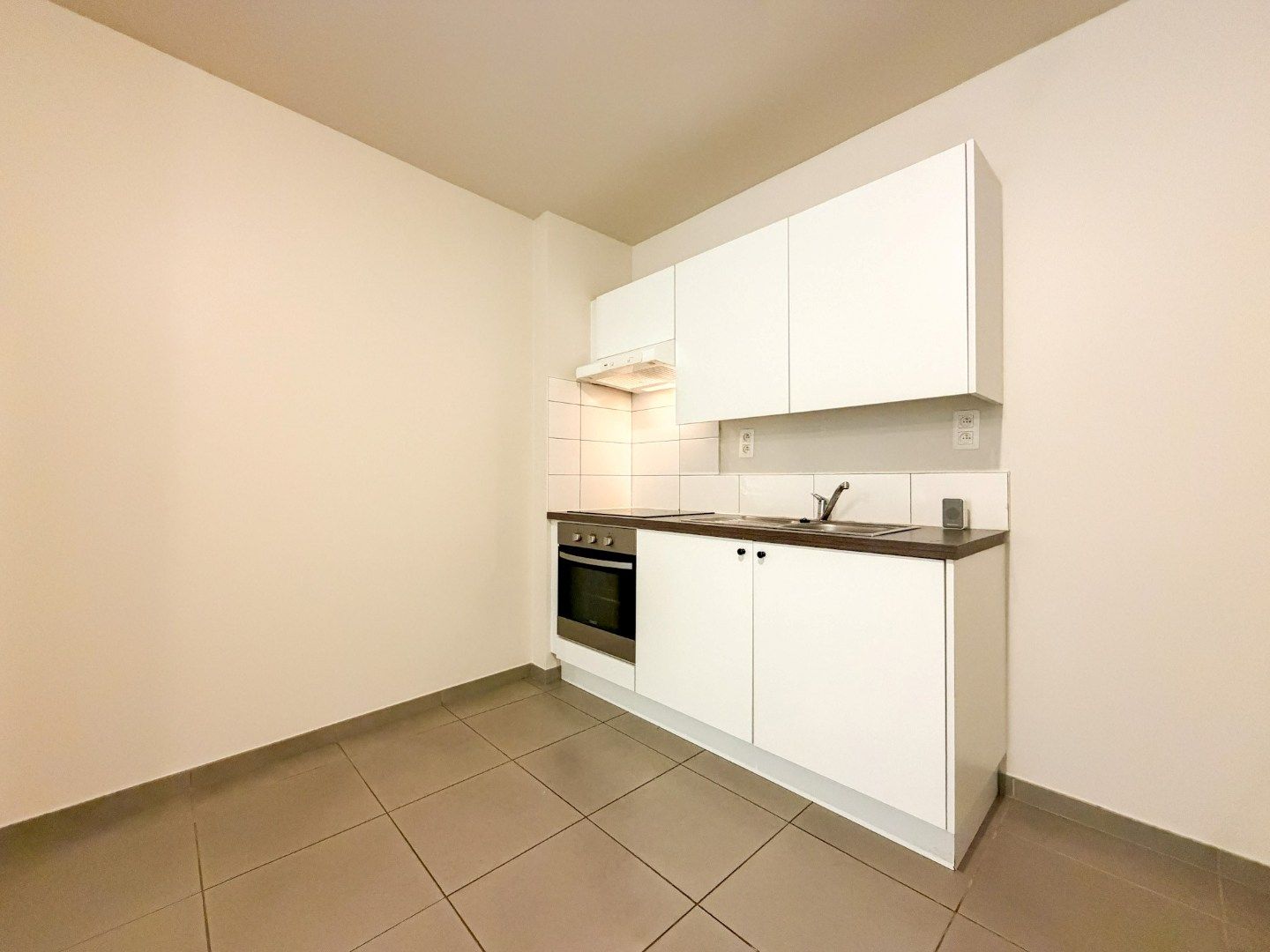 Gezellig 2-slpk appartement met terras, autostaanplaats, Torhout foto 3