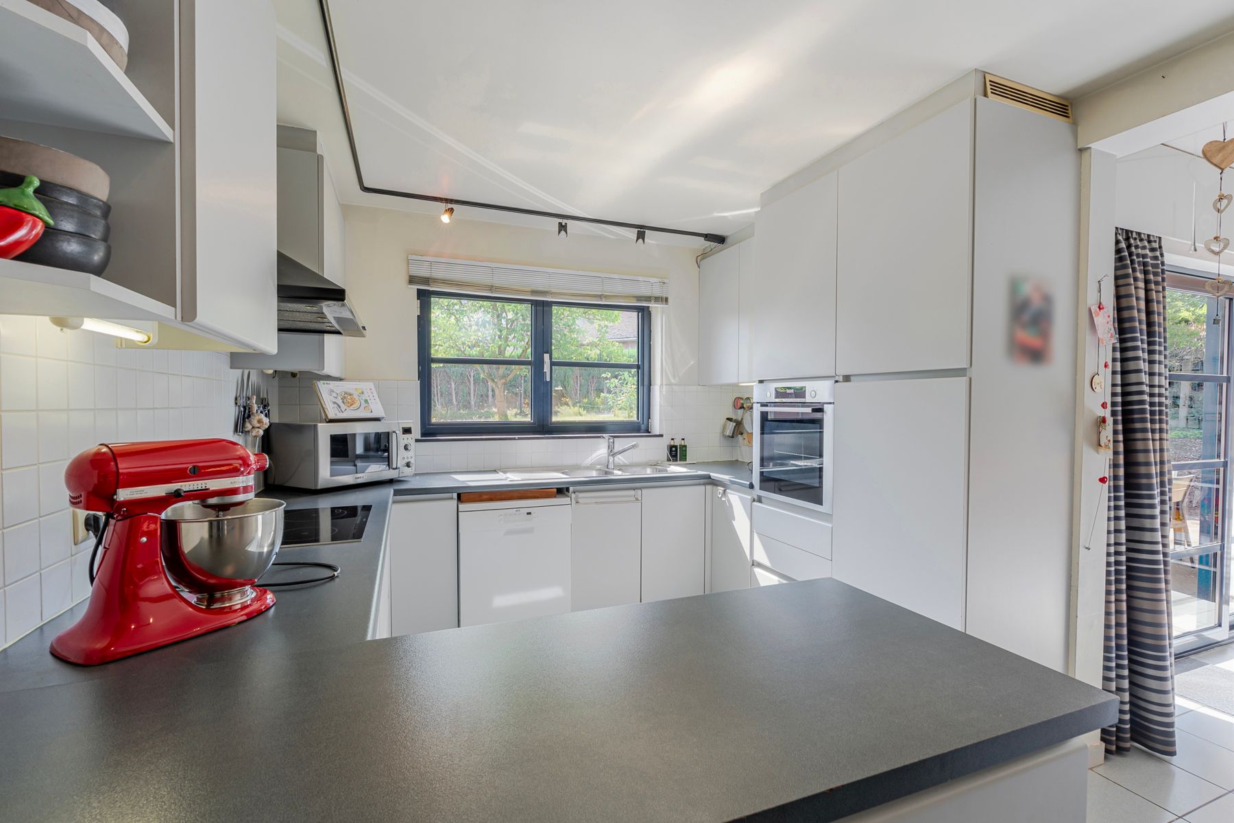 Vrijstaande gezinswoning met 3 slaapkamers, garage en tuin foto 12