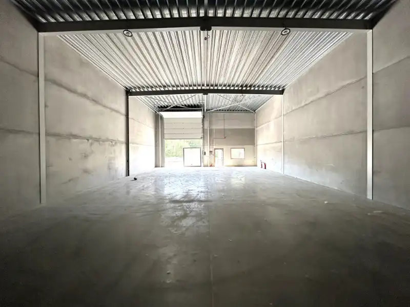 Recente KMO-unit van 234 m² op toplocatie te Sint-Gillis-Waas foto 5