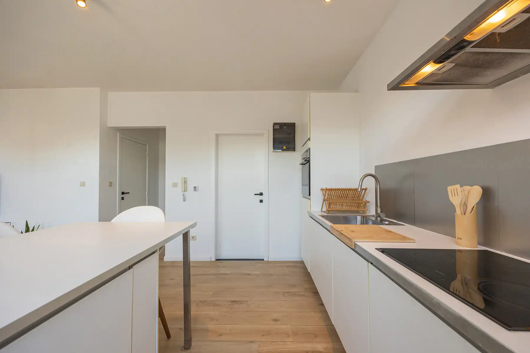 Leuk appartement met veel lichtinval  foto 3