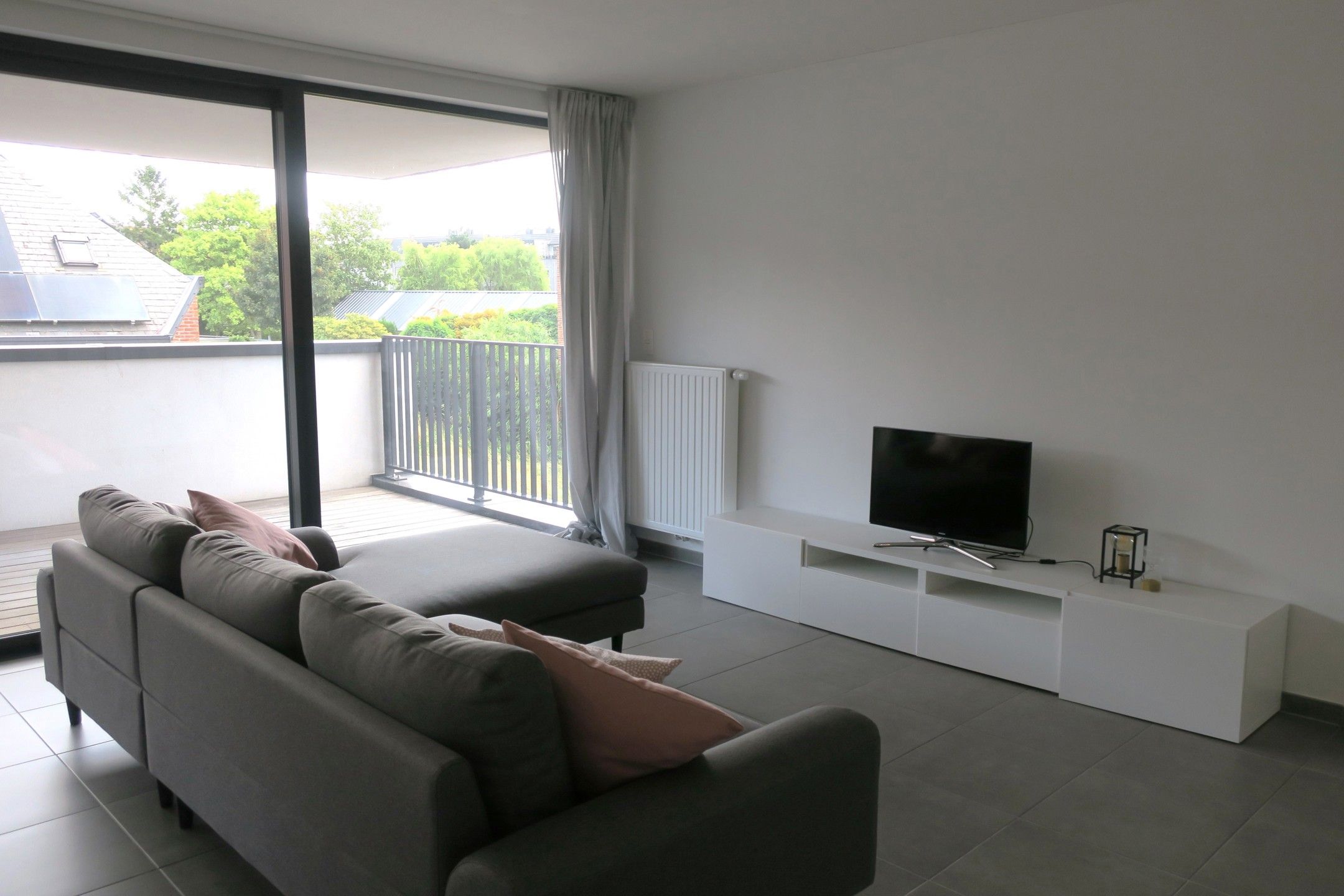 Nieuwbouwappartement met 1 slaapkamer, terras en garage foto 8