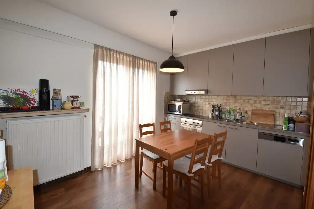 Ruim en lichtrijk appartement met garage in het centrum van Nieuwkerken-Waas foto 12