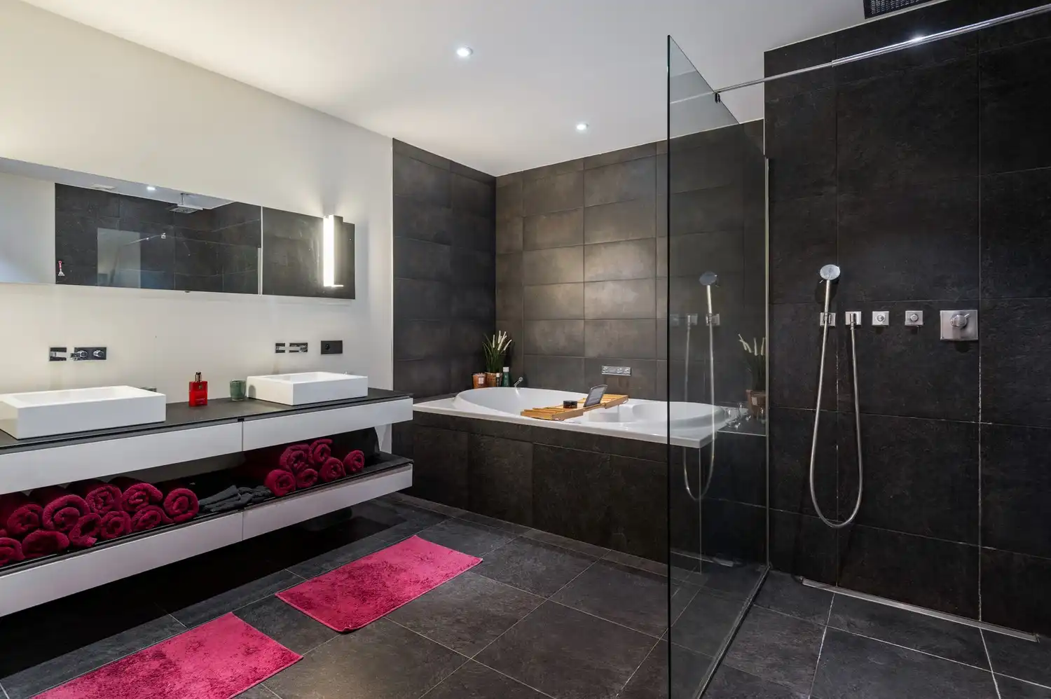 Prachtige duplex (240m²) met eigen inkom, 4 slaapkamers & terras foto 24