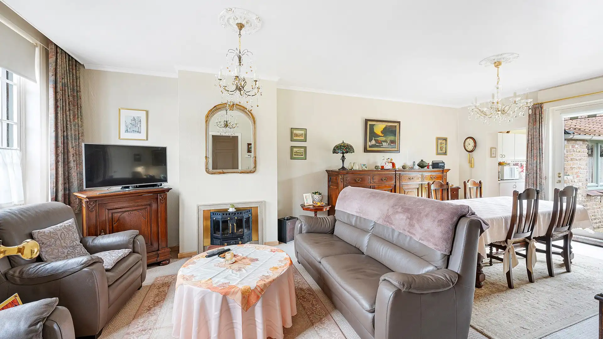 Charmante woning met garage, zonnige tuin en wijnkelder in Dudzele  foto 3