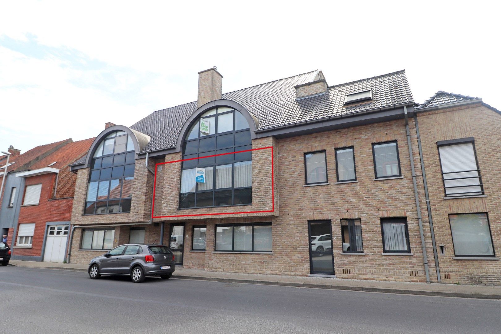 Verzorgd appartement met ruim terras foto 11