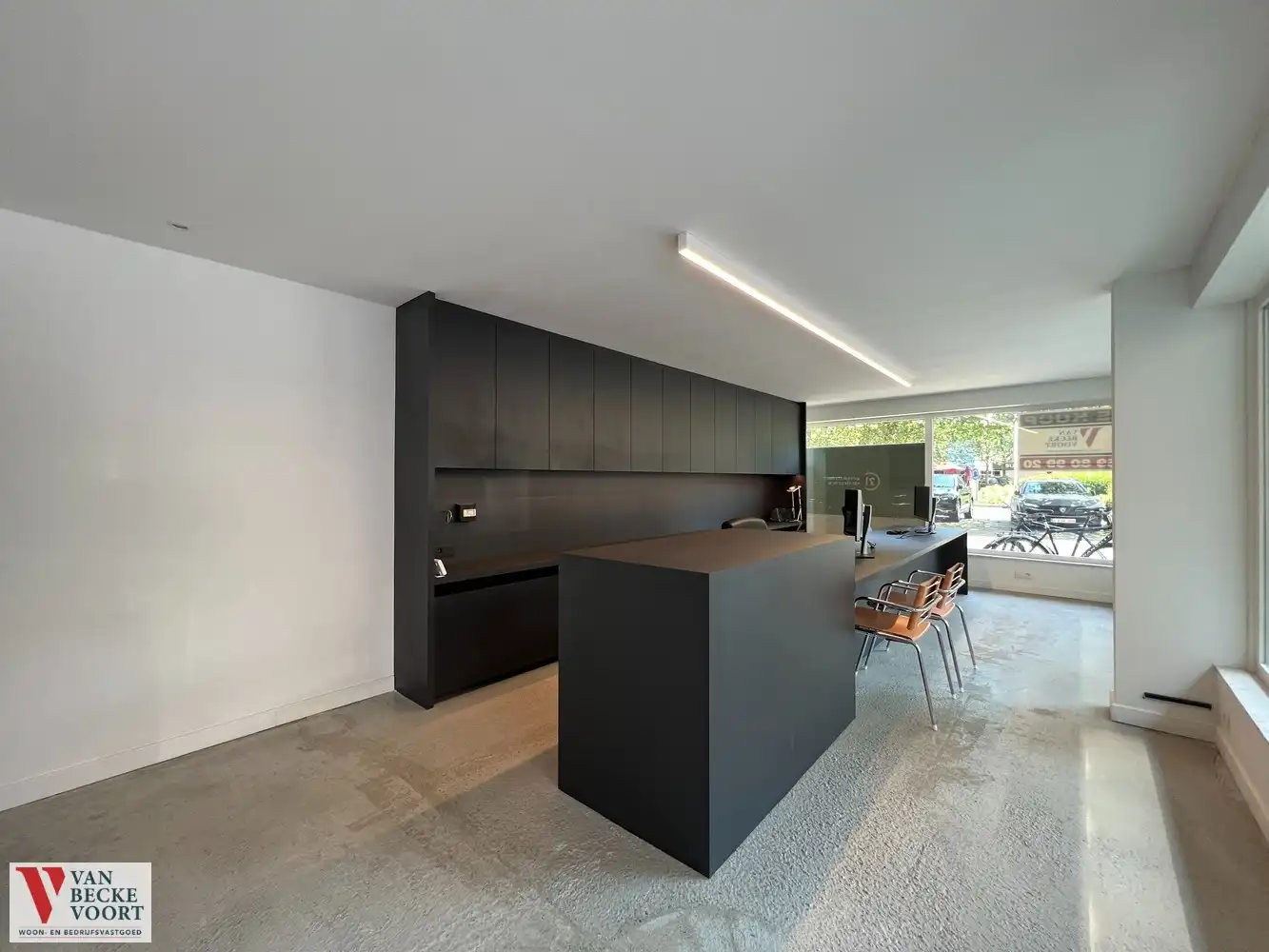 Handelsgelijkvloers 75m² foto 2