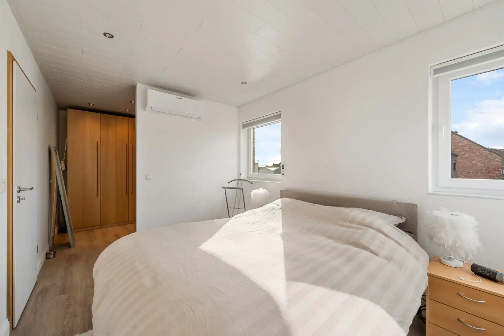 Instapklare, open woning met 4 slaapkamers en dressing, 2 garages en zonnige tuin in Menen foto 10