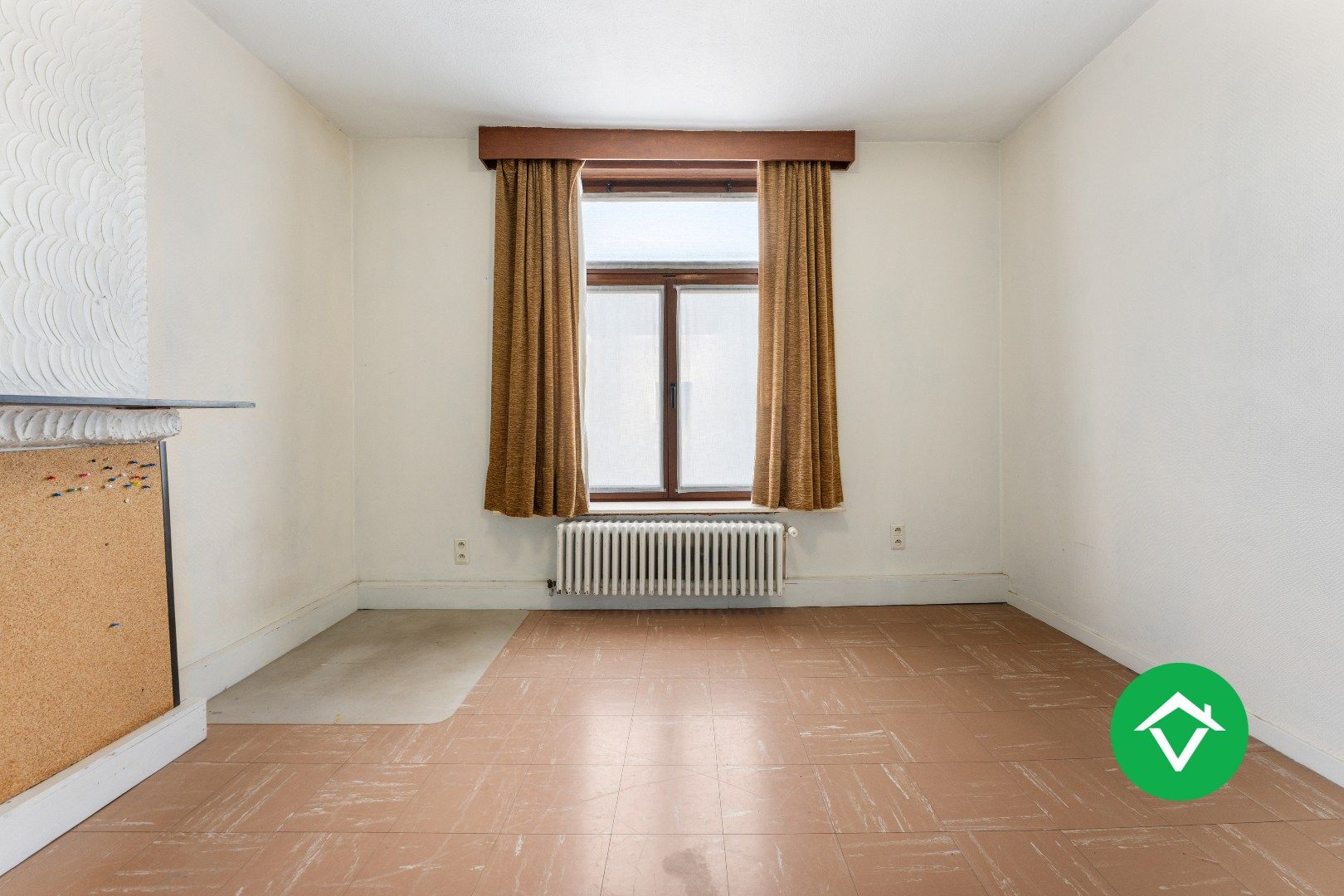 Ruim herenhuis met 4 slaapkamers en aparte garagebox in centrum Gistel foto 18