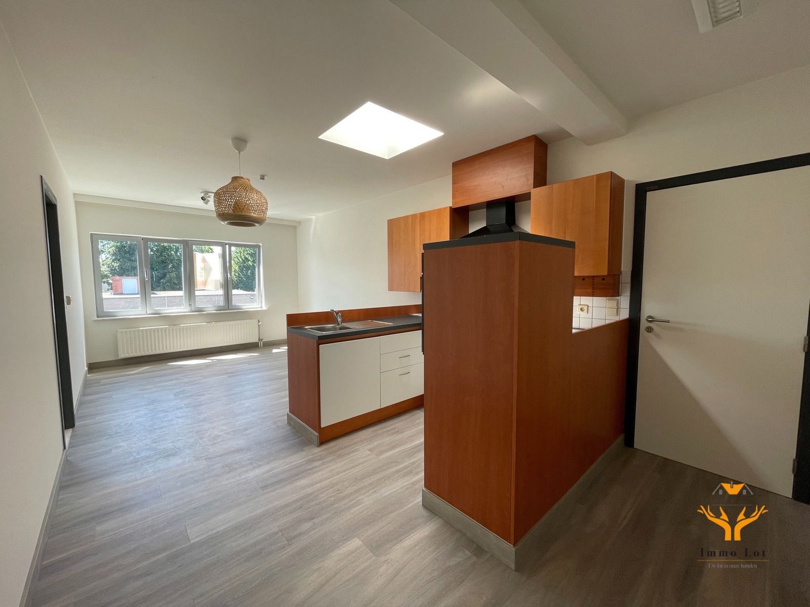 TE HUUR: 1-slaapkamerappartement in centrum Berlare foto 2
