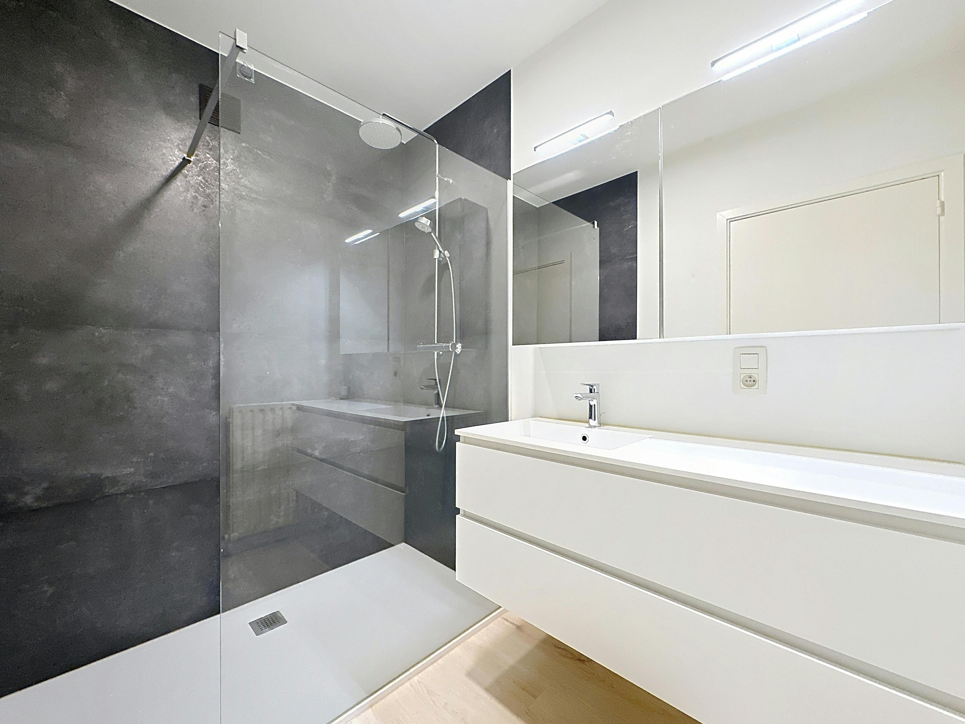 Gerenoveerd Appartement te koop in Brugge met 2 slaapkamers foto 12