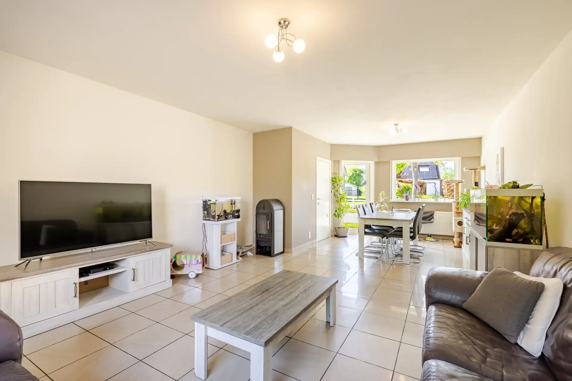 Prachtige instapklare woning met 4 slaapkamers en tuin! foto 2