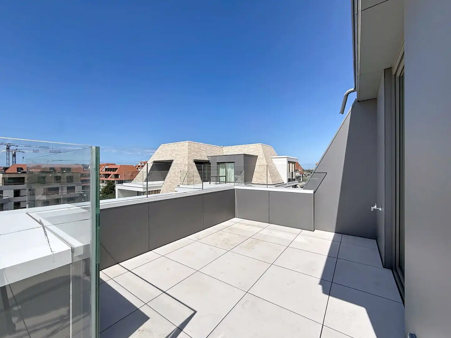 Luxueus duplexappartement met twee terrassen en panoramisch uitzicht nabij de jachthaven foto 19